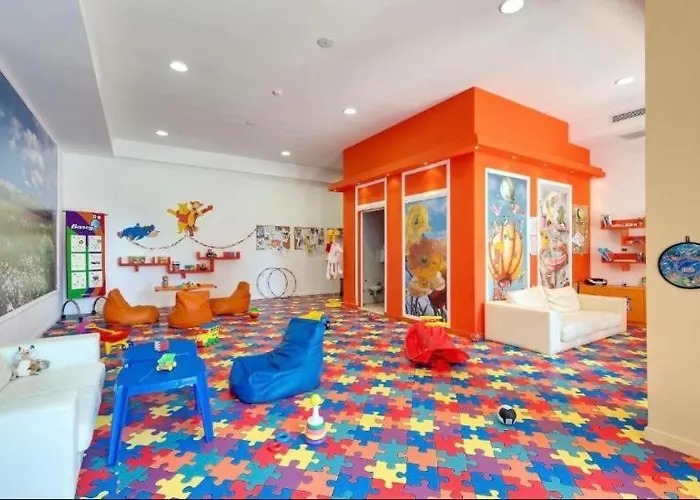 アパート Royal & *