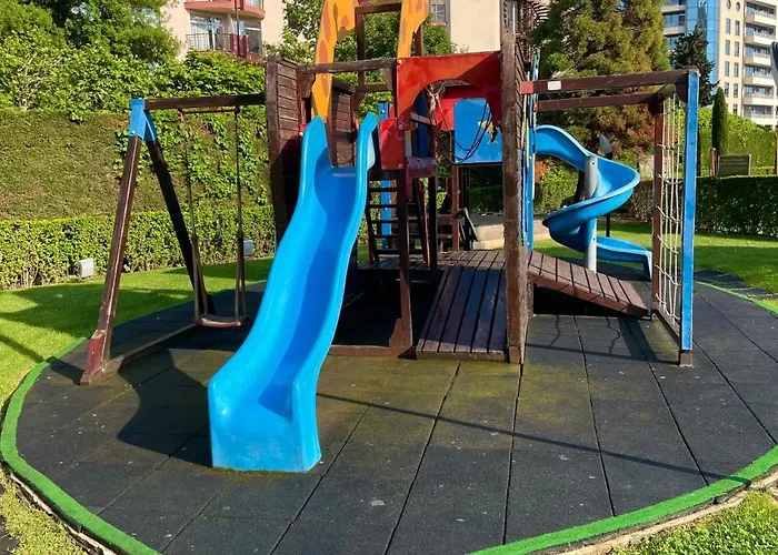 Royal & アパート