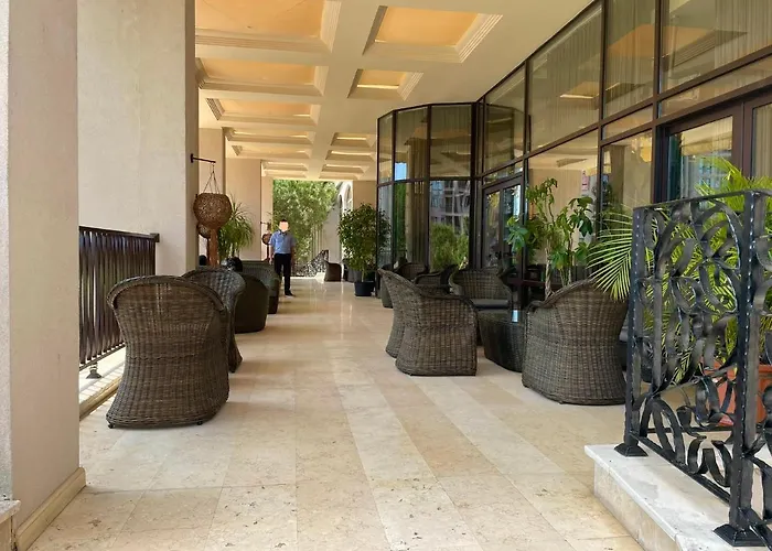 Royal & サニービーチ